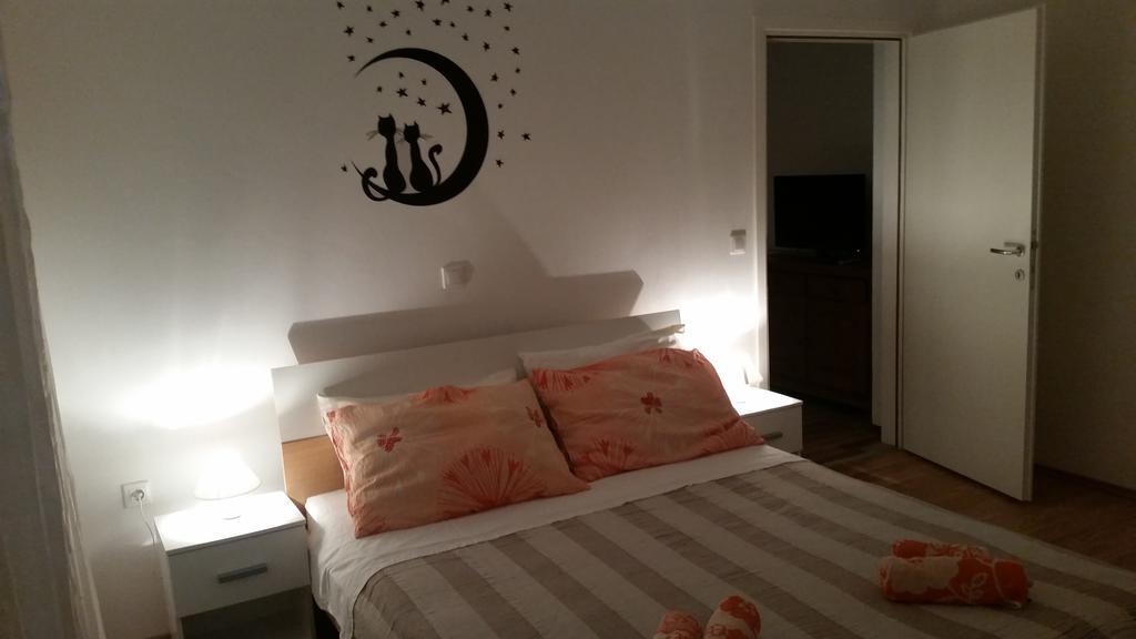 Apartments Dano Sukošan Rum bild